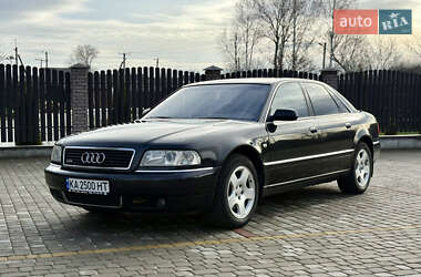 Седан Audi A8 2000 в Староконстантинове