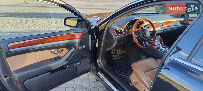 Седан Audi A8 2004 в Львове