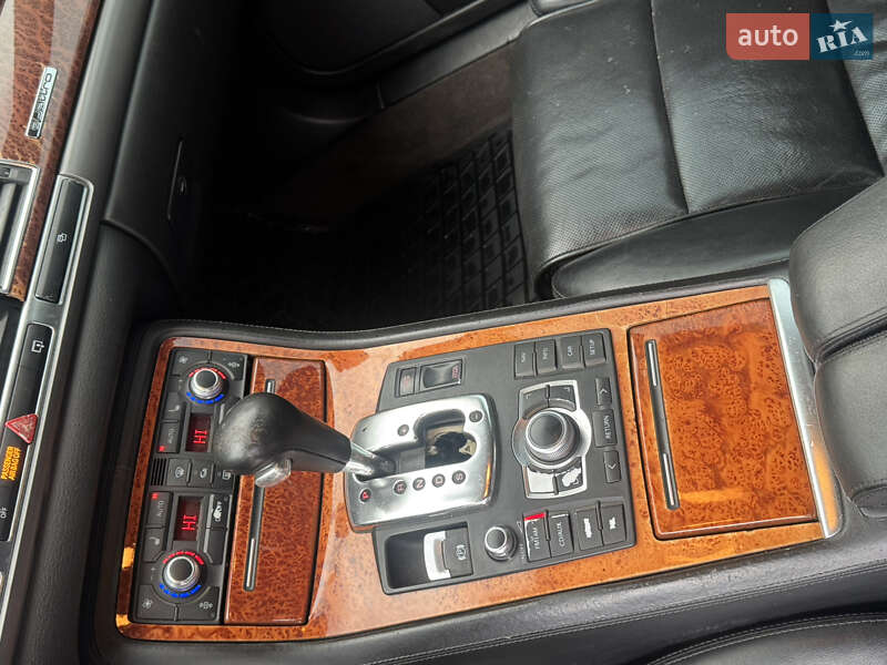 Седан Audi A8 2006 в Киеве