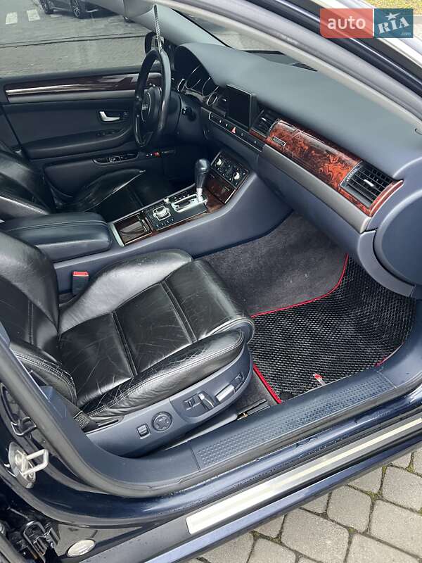 Седан Audi A8 2004 в Львові