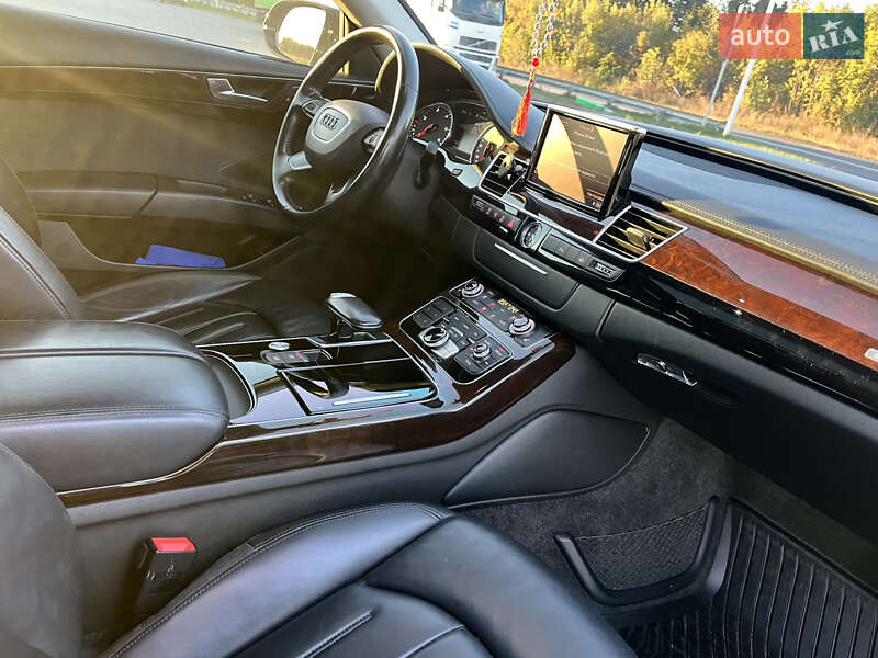 Седан Audi A8 2017 в Виннице