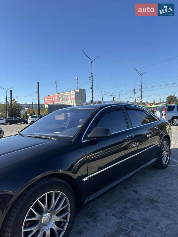 Седан Audi A8 2004 в Рокитному