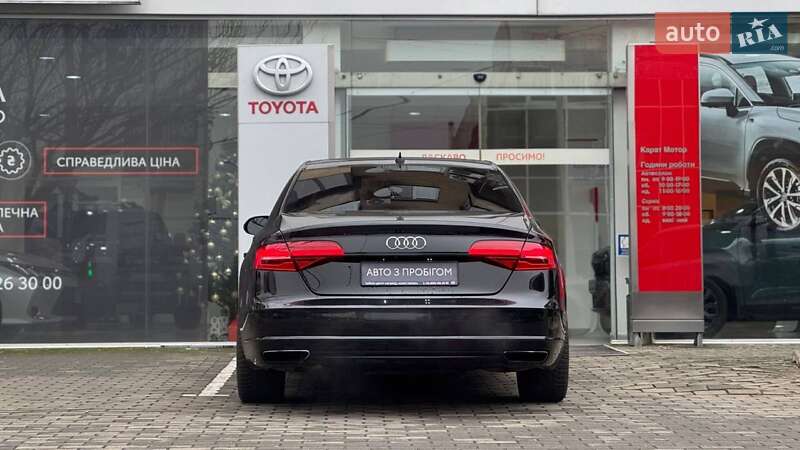 Седан Audi A8 2015 в Ужгороді