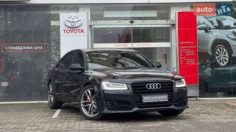 Седан Audi A8 2015 в Ужгороді