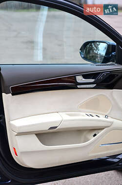 Седан Audi A8 2012 в Житомирі