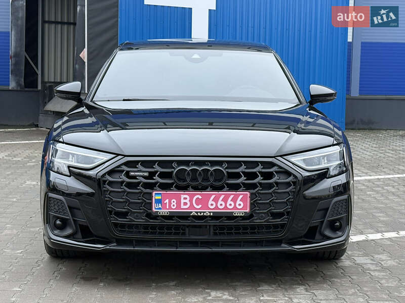 Седан Audi A8 2024 в Ровно