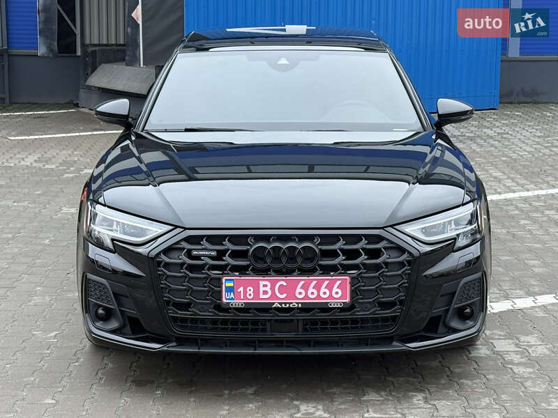 Седан Audi A8 2024 в Ровно