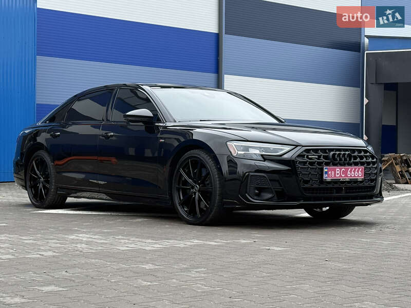 Седан Audi A8 2024 в Ровно