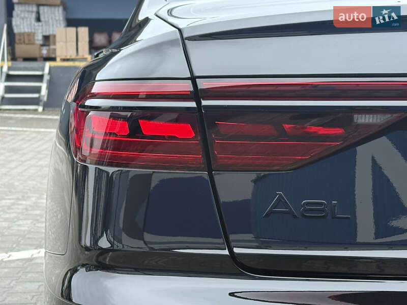 Седан Audi A8 2024 в Ровно