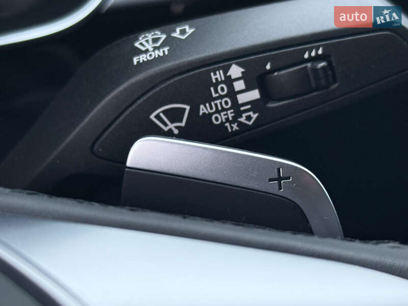 Седан Audi A8 2024 в Ровно