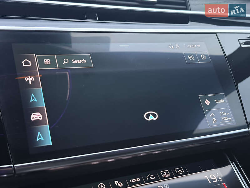 Седан Audi A8 2024 в Ровно