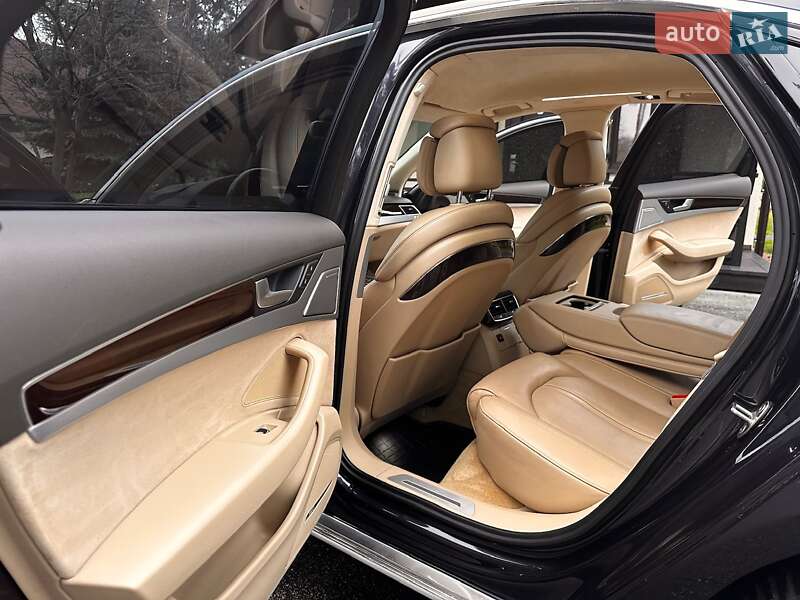 Седан Audi A8 2014 в Киеве