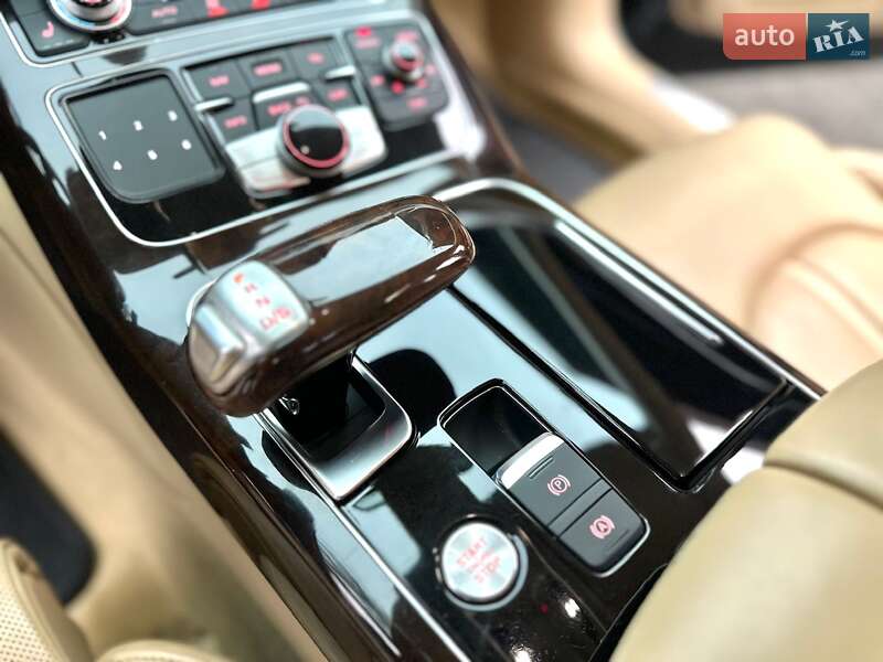 Седан Audi A8 2014 в Киеве