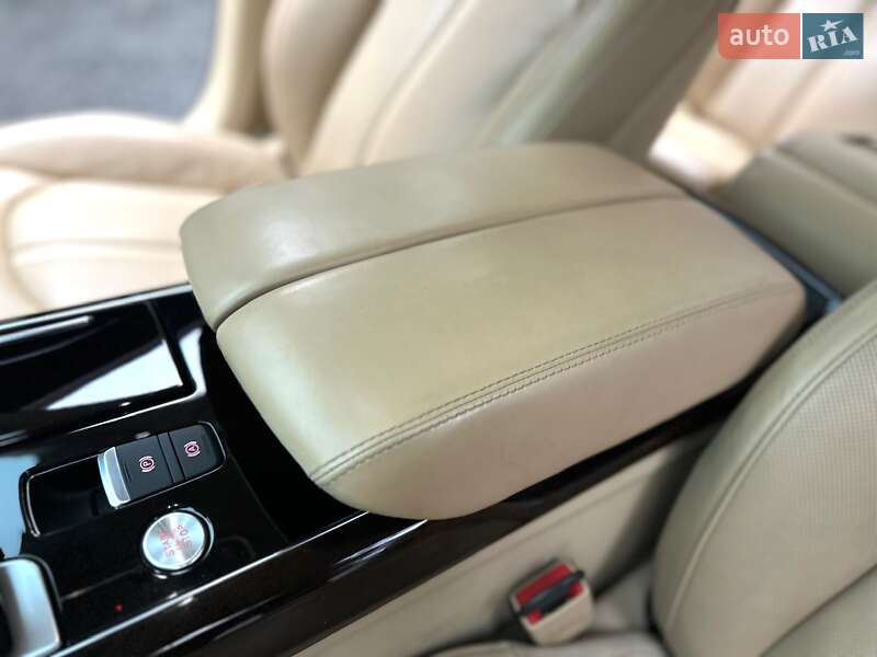 Седан Audi A8 2014 в Киеве