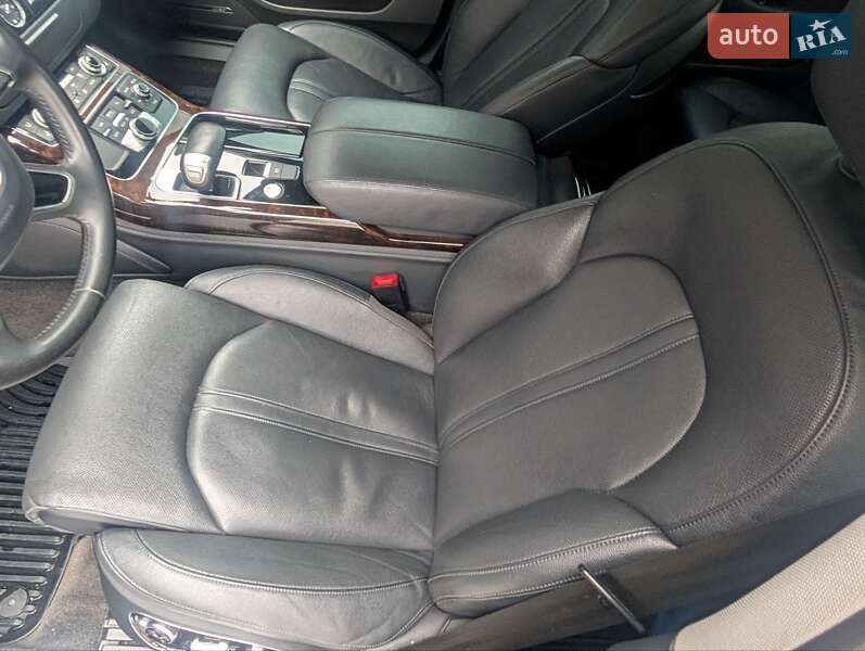 Седан Audi A8 2014 в Борисполе