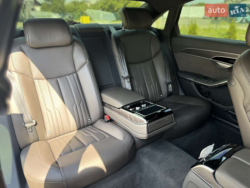 Седан Audi A8 2021 в Ивано-Франковске