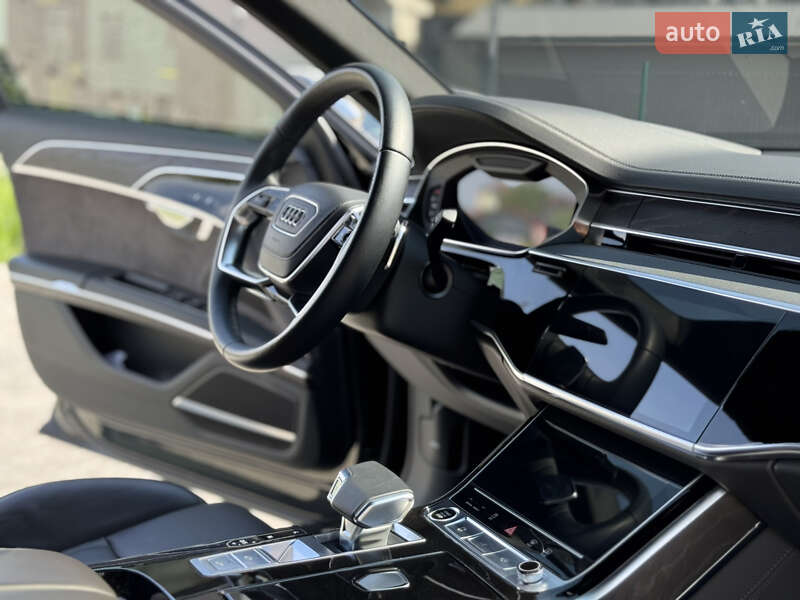Седан Audi A8 2021 в Ивано-Франковске