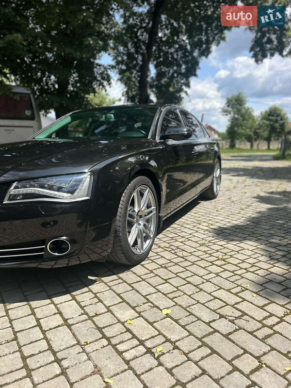 Седан Audi A8 2013 в Сокирянах