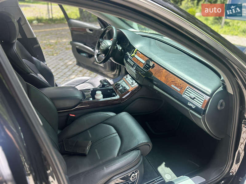 Седан Audi A8 2013 в Сокирянах