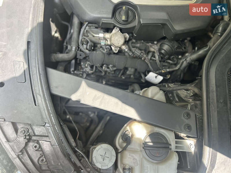 Седан Audi A8 2013 в Сокирянах