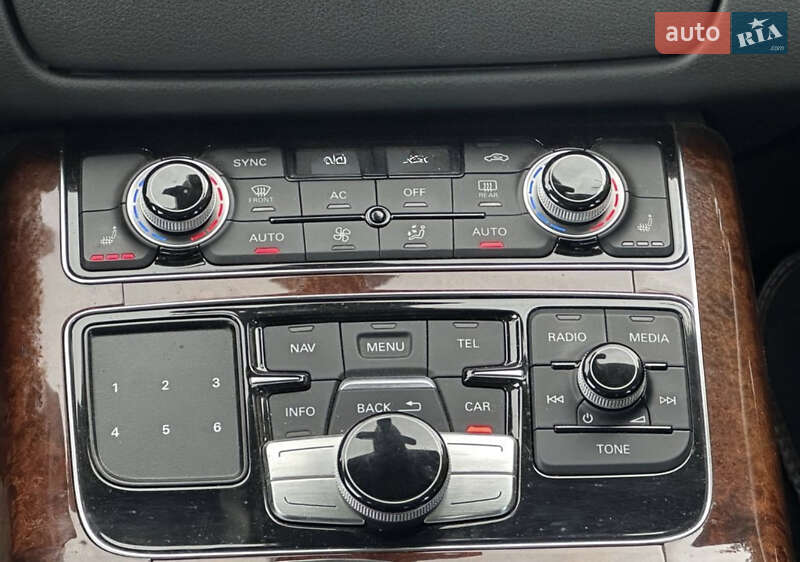 Седан Audi A8 2012 в Киеве