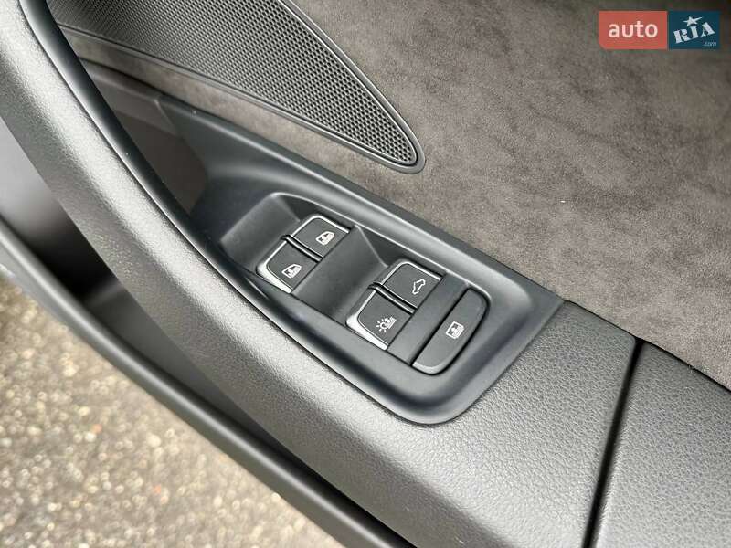 Седан Audi A8 2014 в Киеве фото 35 Седан Audi A8 2014 в Киеве