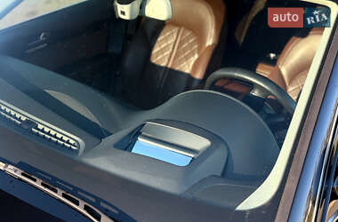 Седан Audi A8 2015 в Киеве