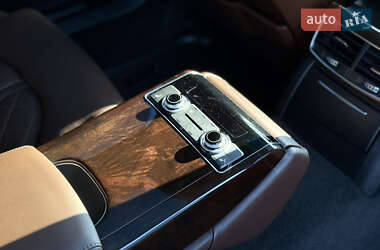 Седан Audi A8 2015 в Киеве