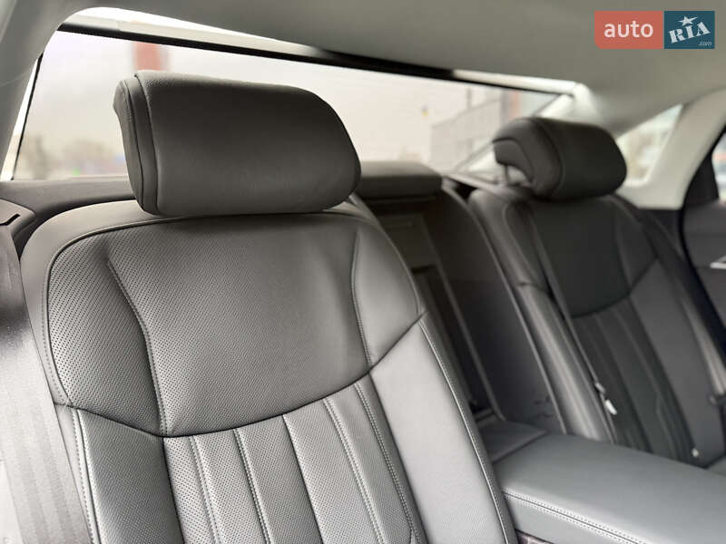 Седан Audi A8 2024 в Хмельницком