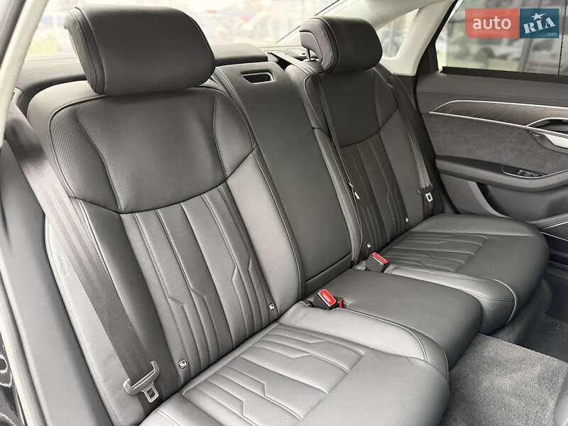 Седан Audi A8 2024 в Хмельницком