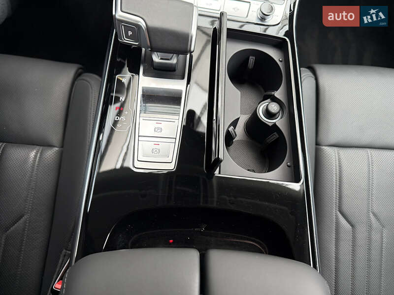 Седан Audi A8 2024 в Хмельницком