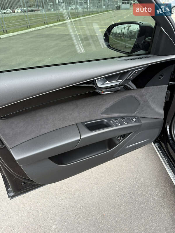 Седан Audi A8 2014 в Киеве