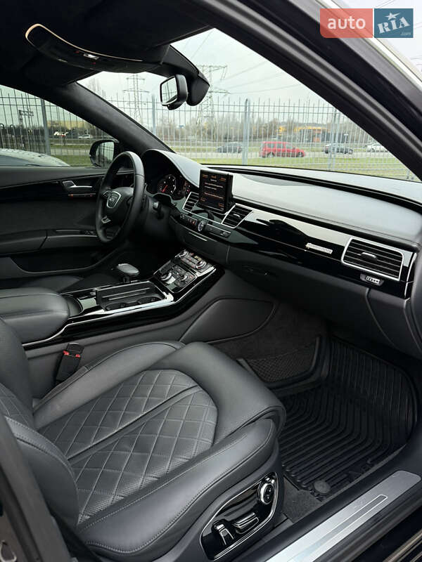 Седан Audi A8 2014 в Киеве