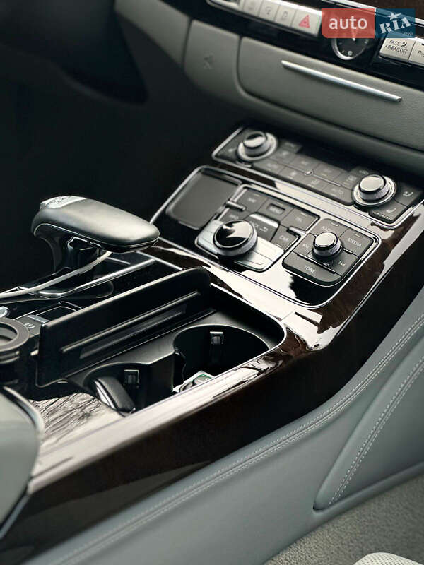 Седан Audi A8 2017 в Киеве фото 24 Седан Audi A8 2017 в Киеве