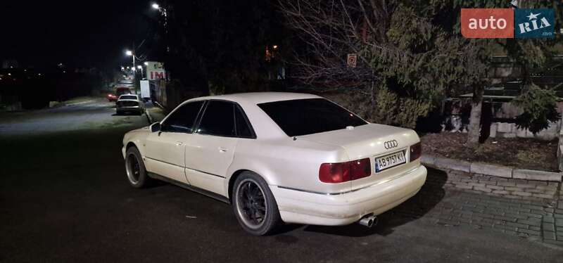 Седан Audi A8 1996 в Виннице