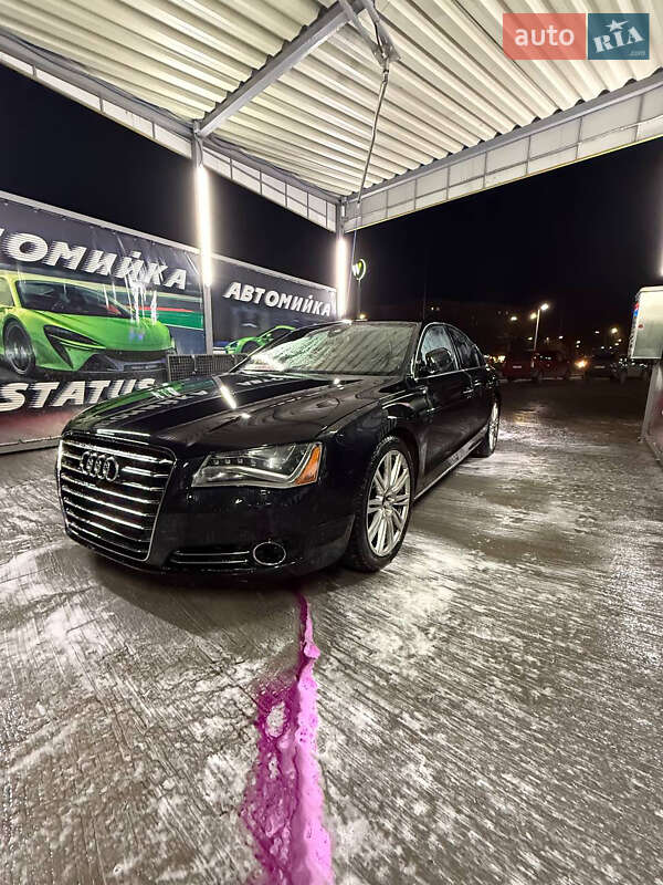 Седан Audi A8 2014 в Луцке