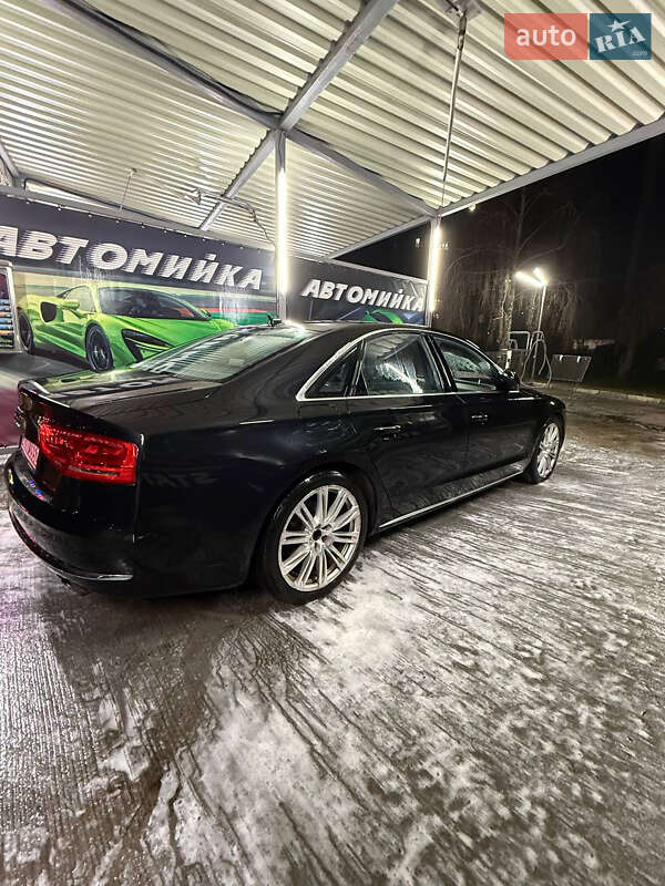 Седан Audi A8 2014 в Луцке