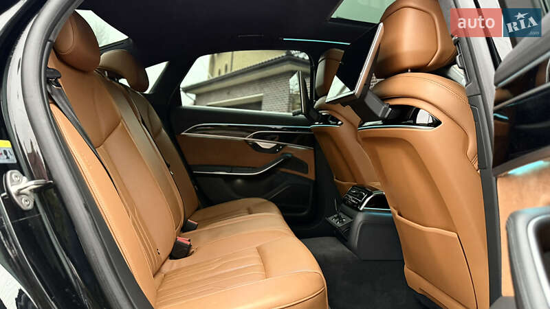 Седан Audi A8 2022 в Киеве