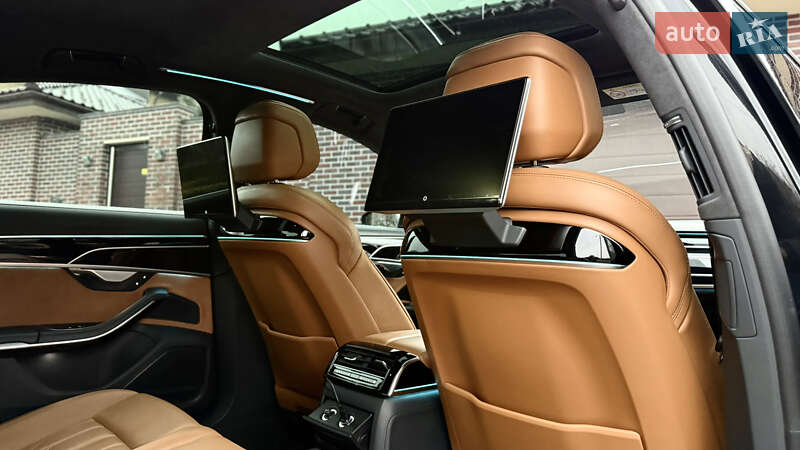 Седан Audi A8 2022 в Киеве