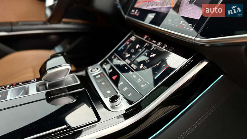 Седан Audi A8 2022 в Киеве