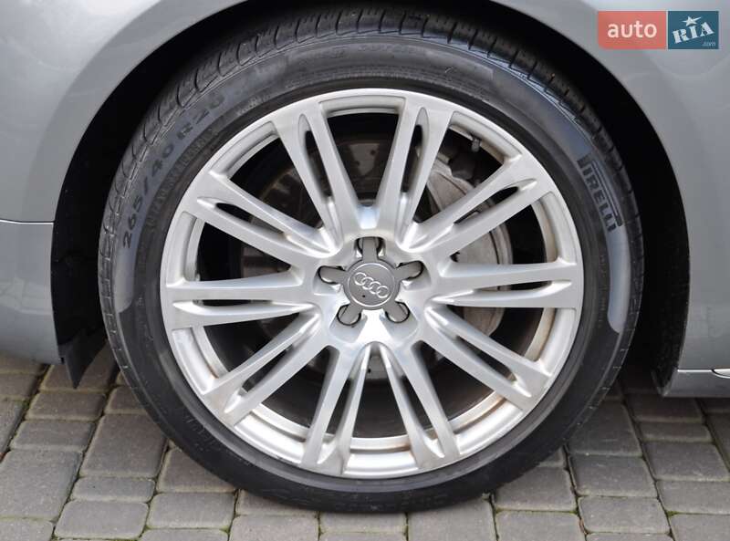 Седан Audi A8 2013 в Одессе