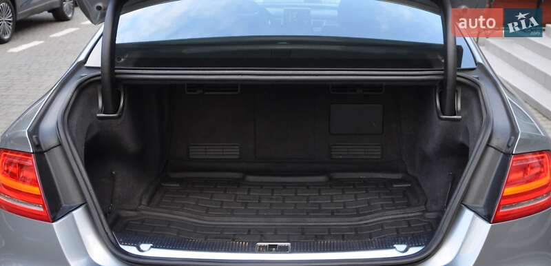 Седан Audi A8 2013 в Одессе