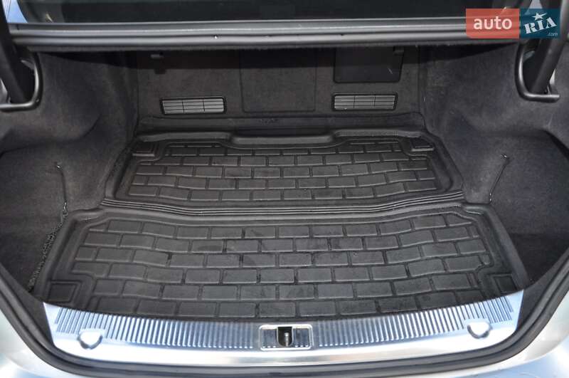 Седан Audi A8 2013 в Одессе