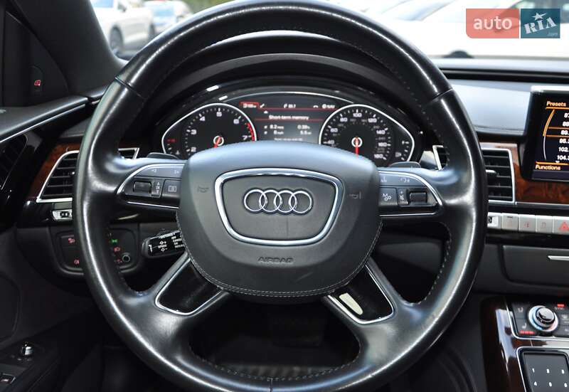 Седан Audi A8 2013 в Одессе