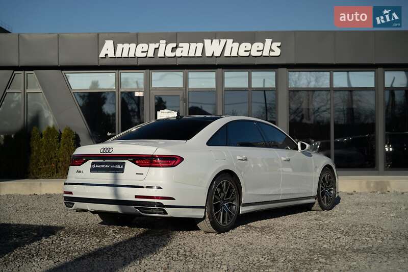 Седан Audi A8 2021 в Черновцах