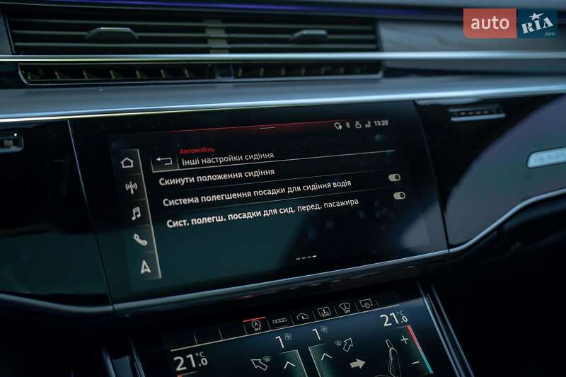 Седан Audi A8 2021 в Черновцах