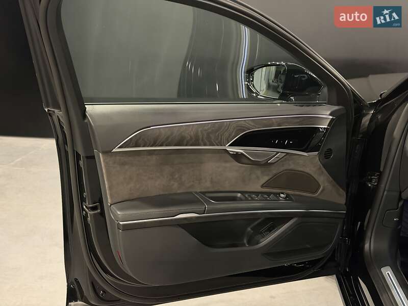 Седан Audi A8 2021 в Одессе