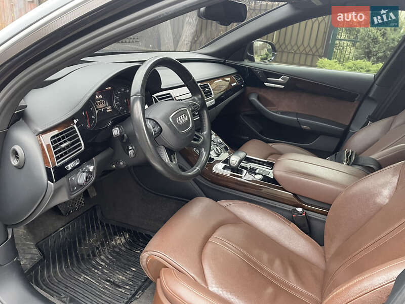 Седан Audi A8 2015 в Днепре