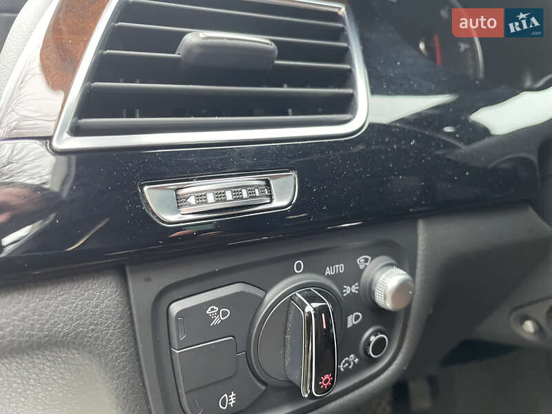 Седан Audi A8 2015 в Днепре