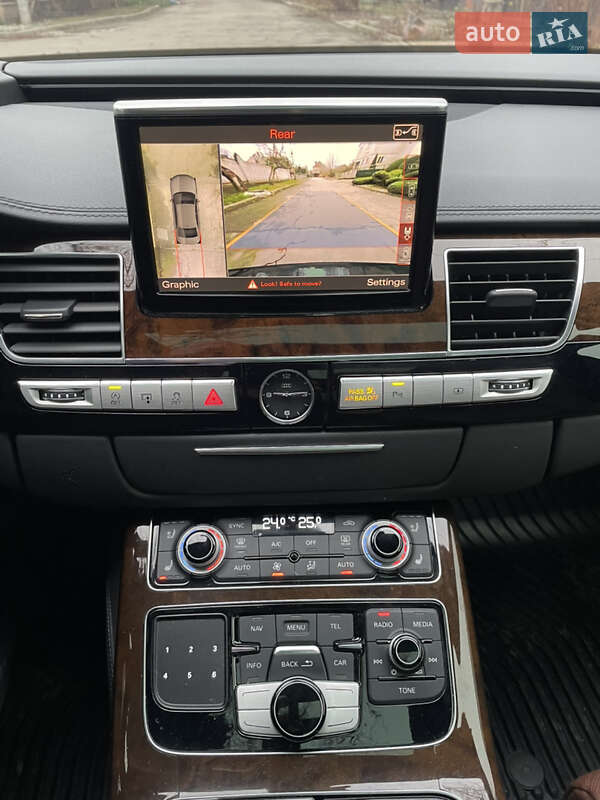 Седан Audi A8 2015 в Днепре